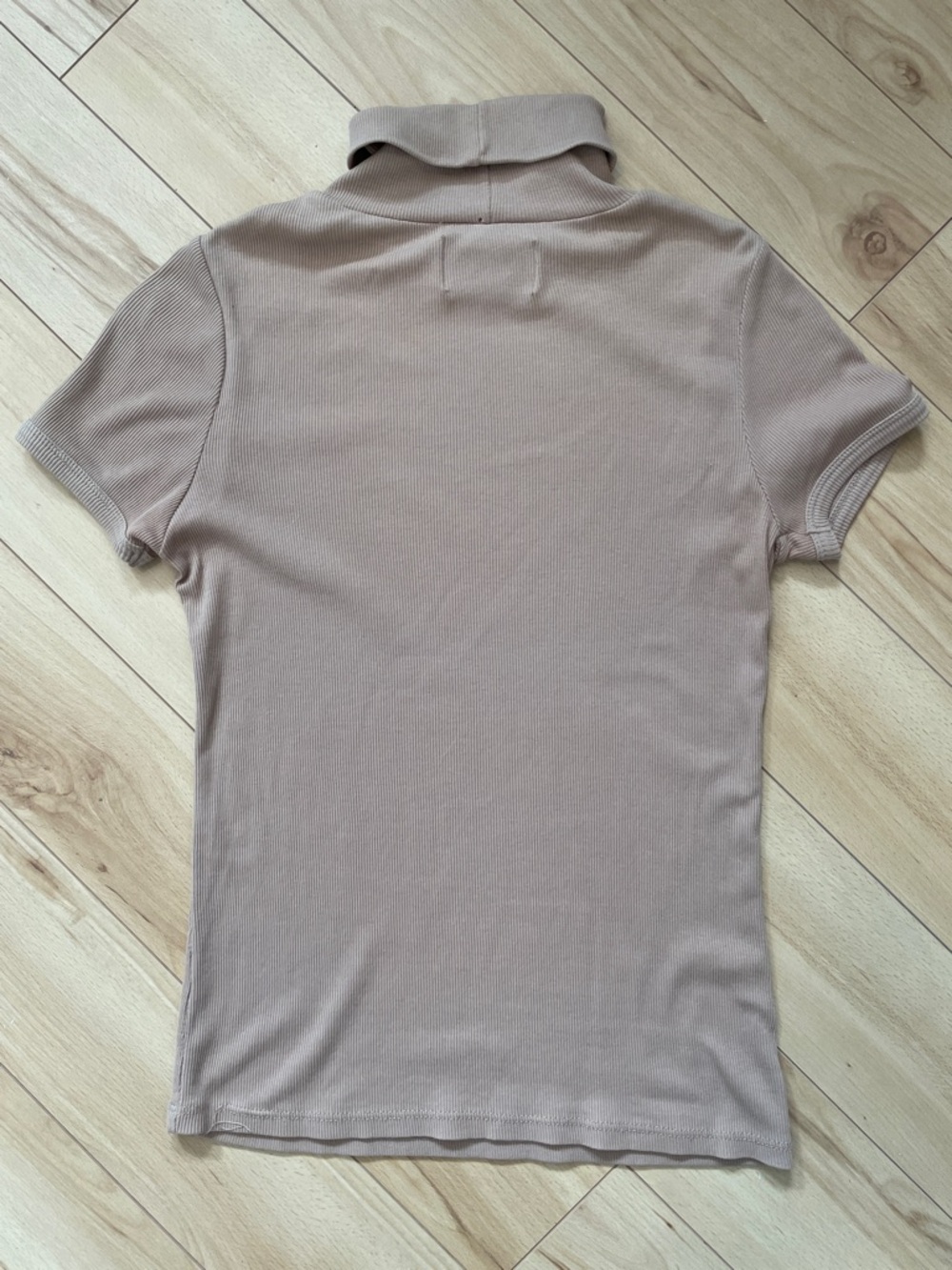 Zara Women’s Sz M Basic Short-Sleeve Turtleneck Tee in Taupe - Picture 5 of 5